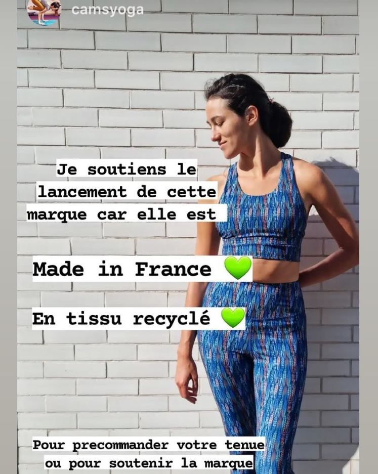Camille en tenue de yoga écoresponsable motif feuilles