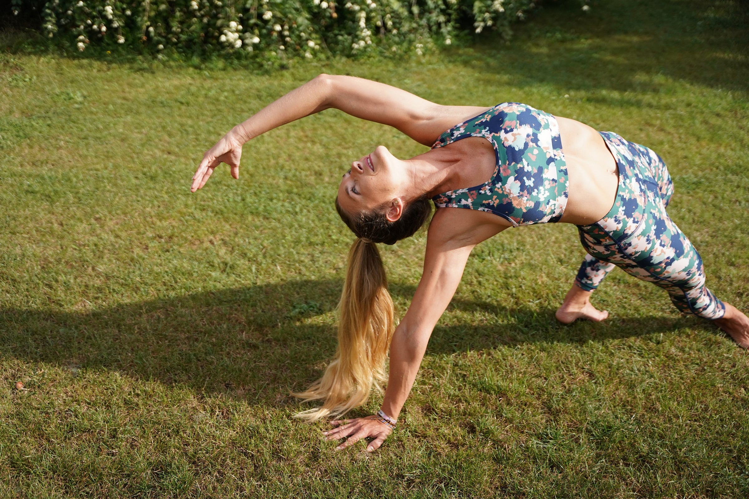 vêtements de yoga femme écoresponsable motif palette de l'artiste