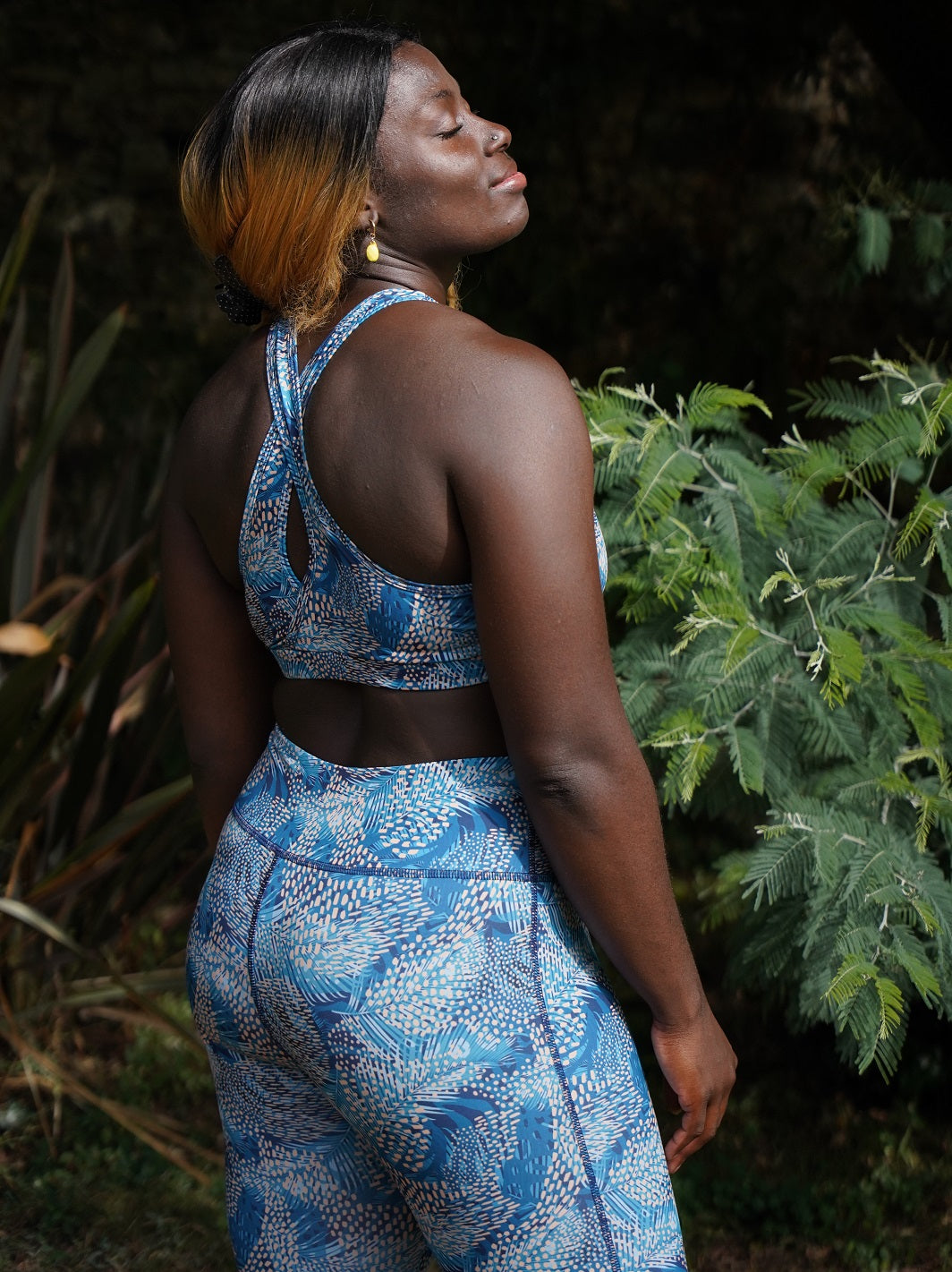 legging de yoga motif jungle bleue écoresponsable fabriquée en France à partir de matériaux recyclés