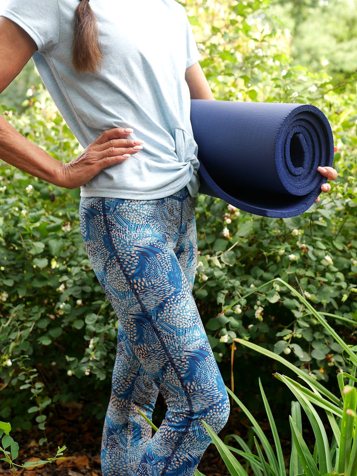 legging de yoga motif jungle bleue écoresponsable fabriquée en France à partir de matériaux recyclés