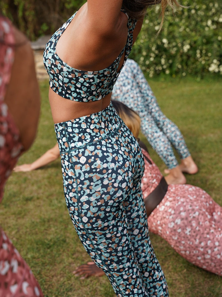 legging yoga fitness motif panthère verte