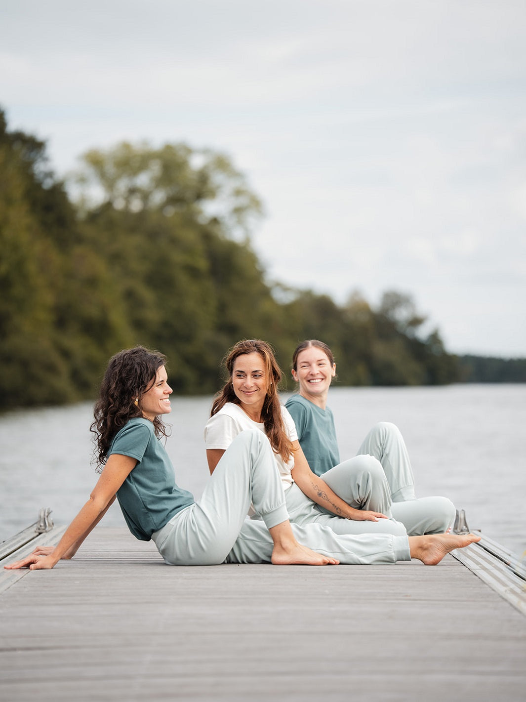sarouel de yoga hirondelle vert amande coton bio