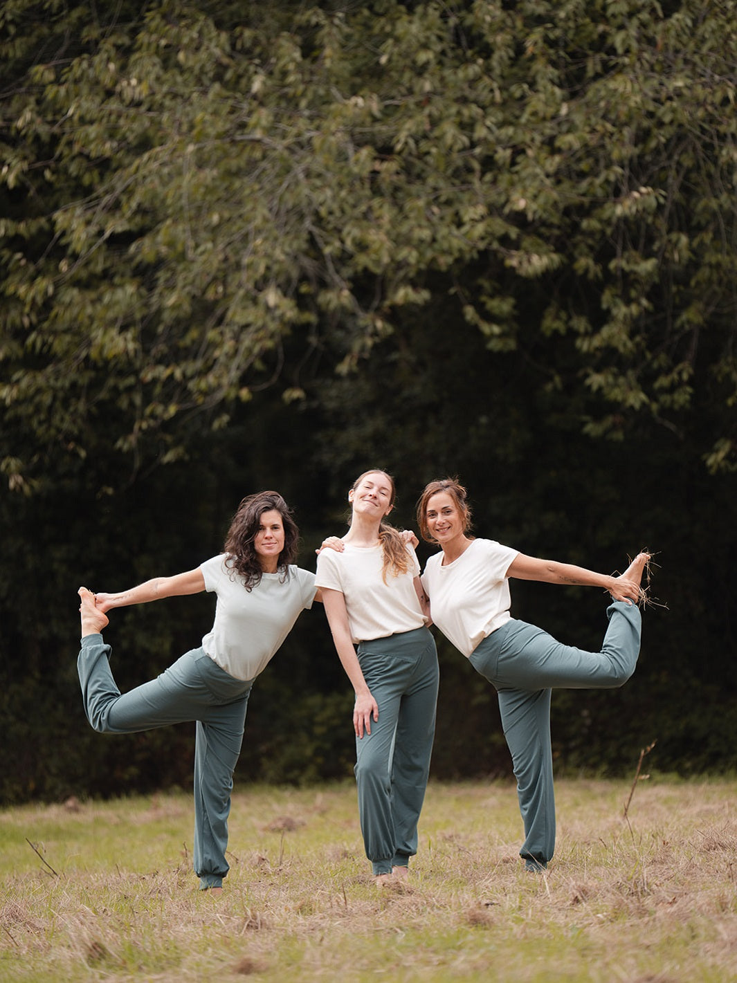 sarouel de yoga hirondelle vert foret fils recyclés