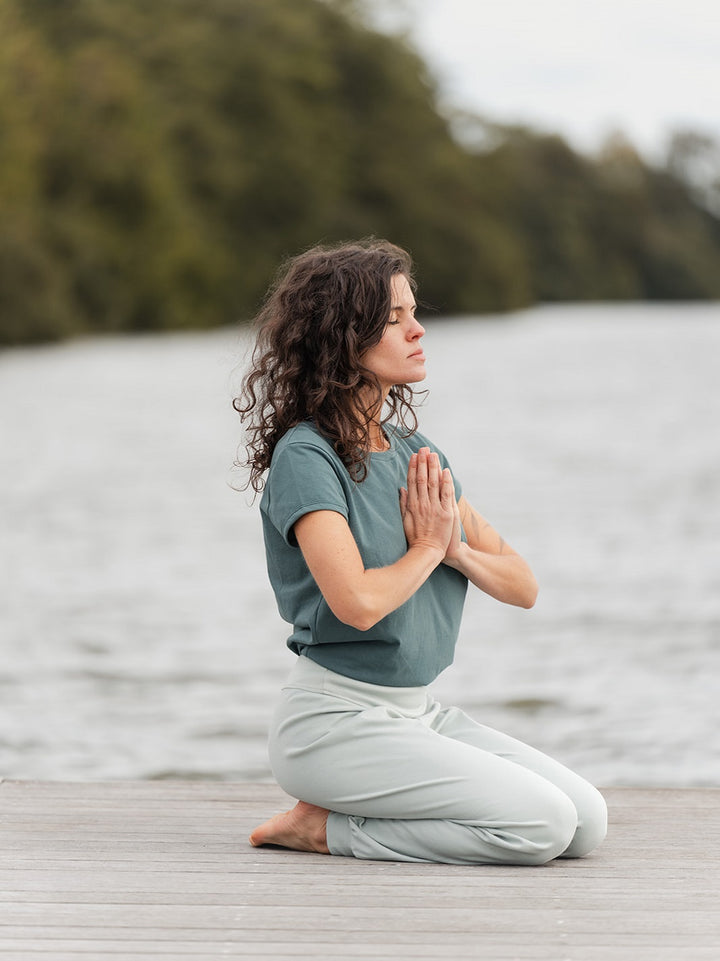 t-shirt yoga pelican vert foret
