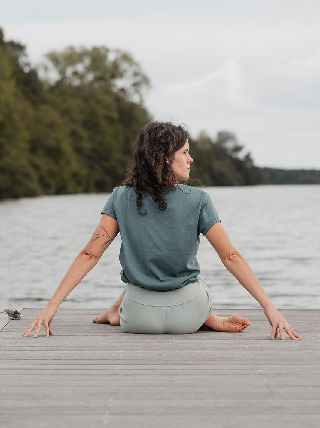 t-shirt yoga pelican vert foret