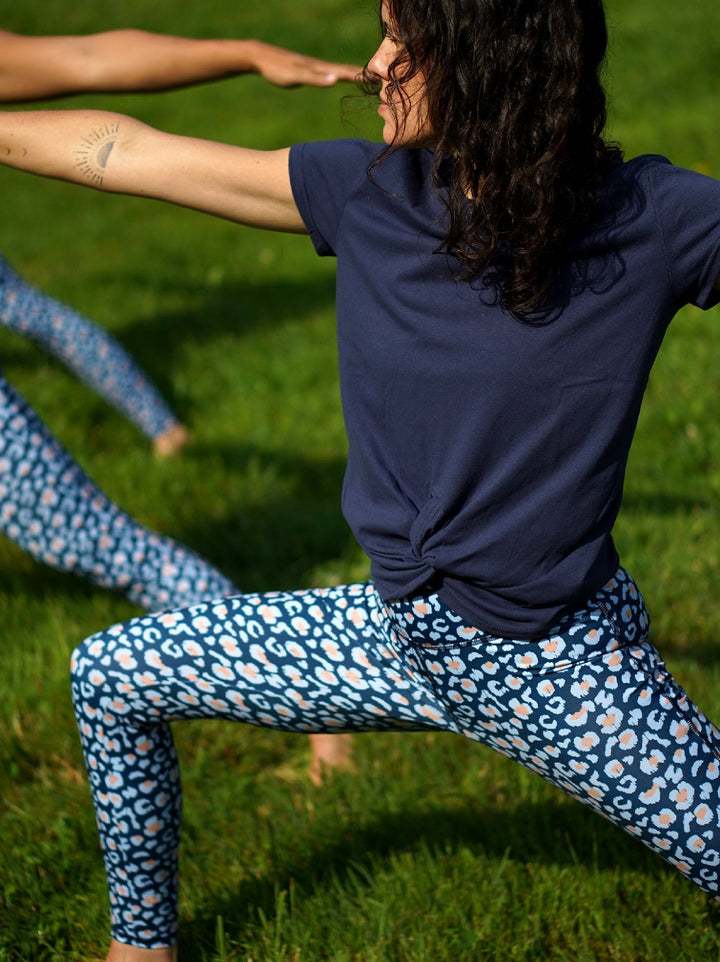 legging yoga colibri ecoresponsable panthere bleue