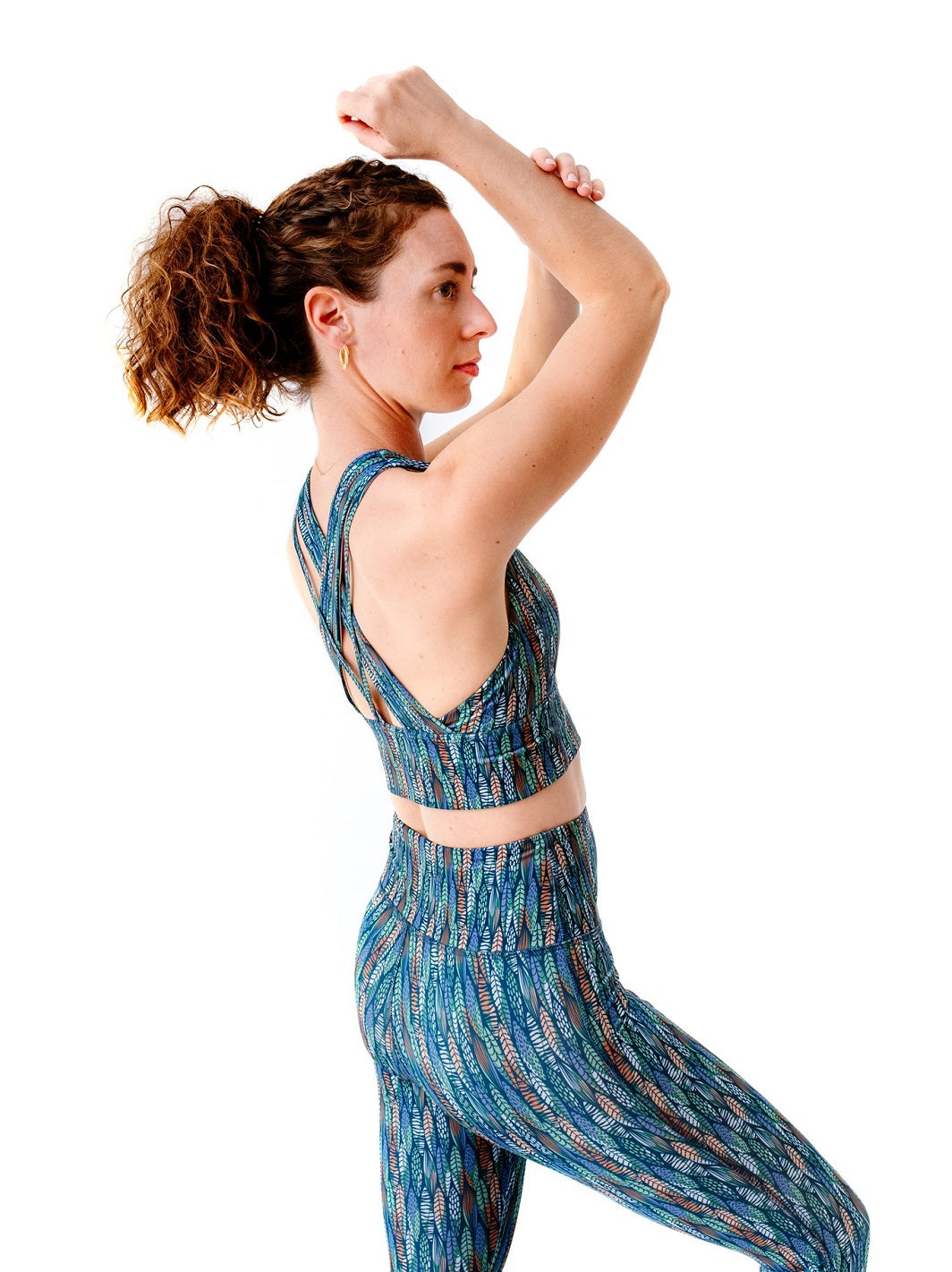 brassière de yoga motif feuilles écoresponsable fabriquée en France à partir de matériaux recyclés