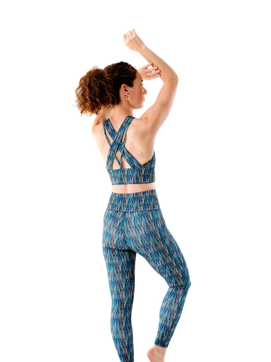 brassière de yoga motif feuilles écoresponsable fabriquée en France à partir de matériaux recyclés