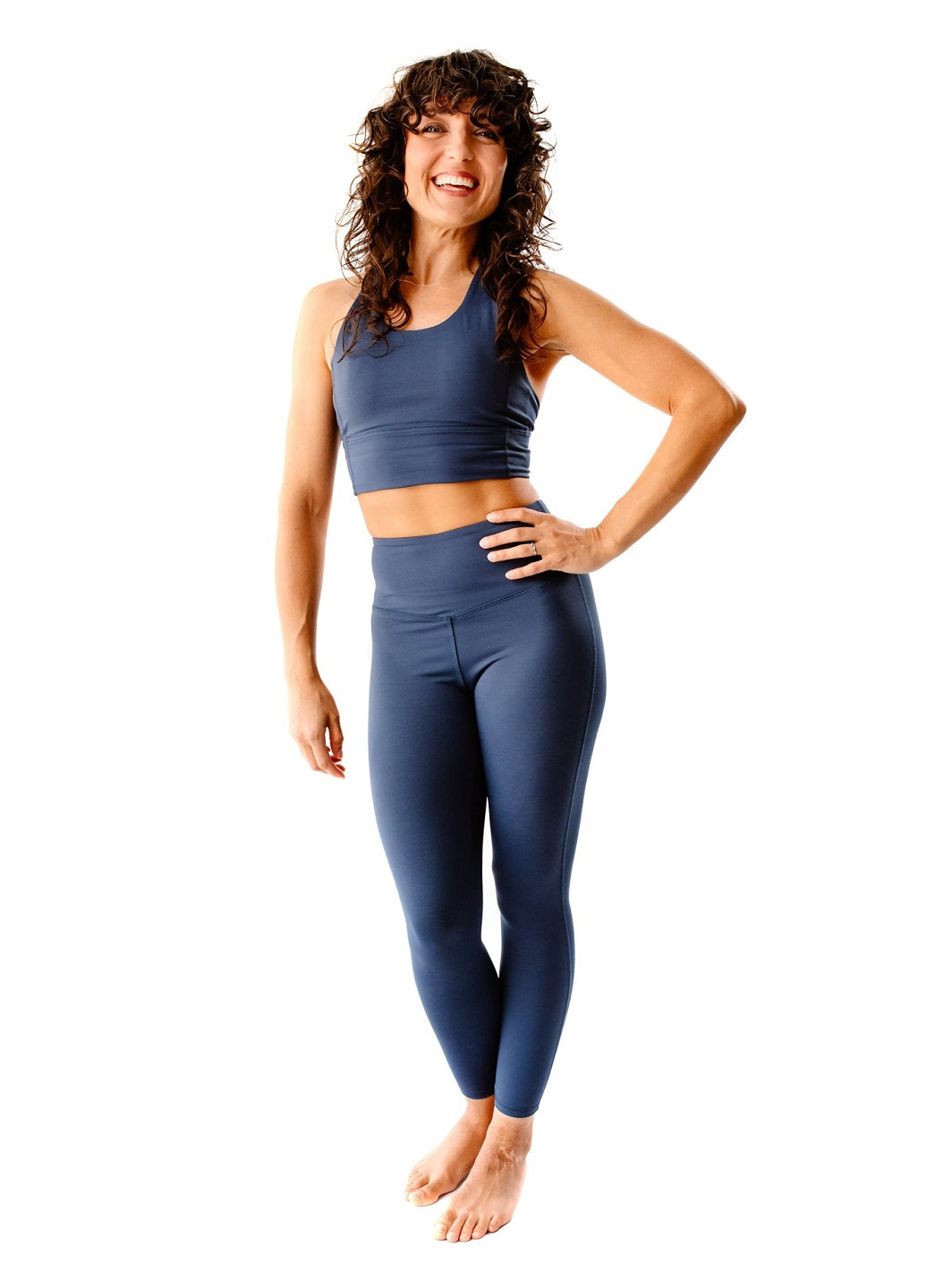 legging de yoga bleu pétrole écoresponsable fabriquée en France à partir de matériaux recyclés