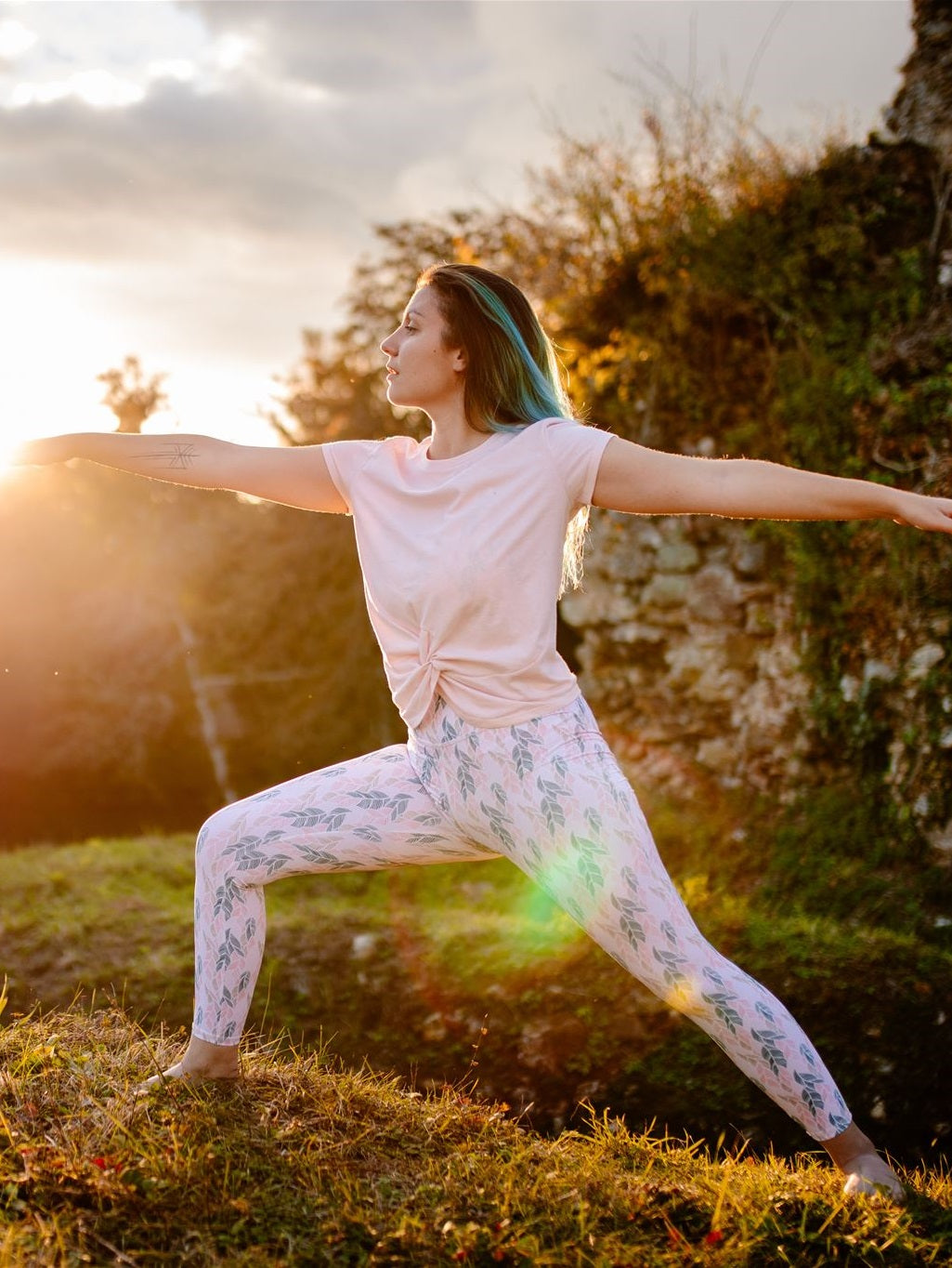 legging de yoga motif plumes écoresponsable fabriquée en France à partir de matériaux recyclés