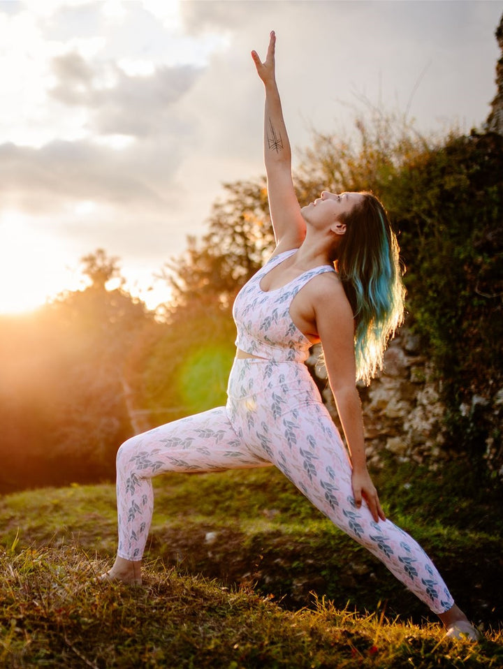 legging de yoga motif plumes écoresponsable fabriquée en France à partir de matériaux recyclés