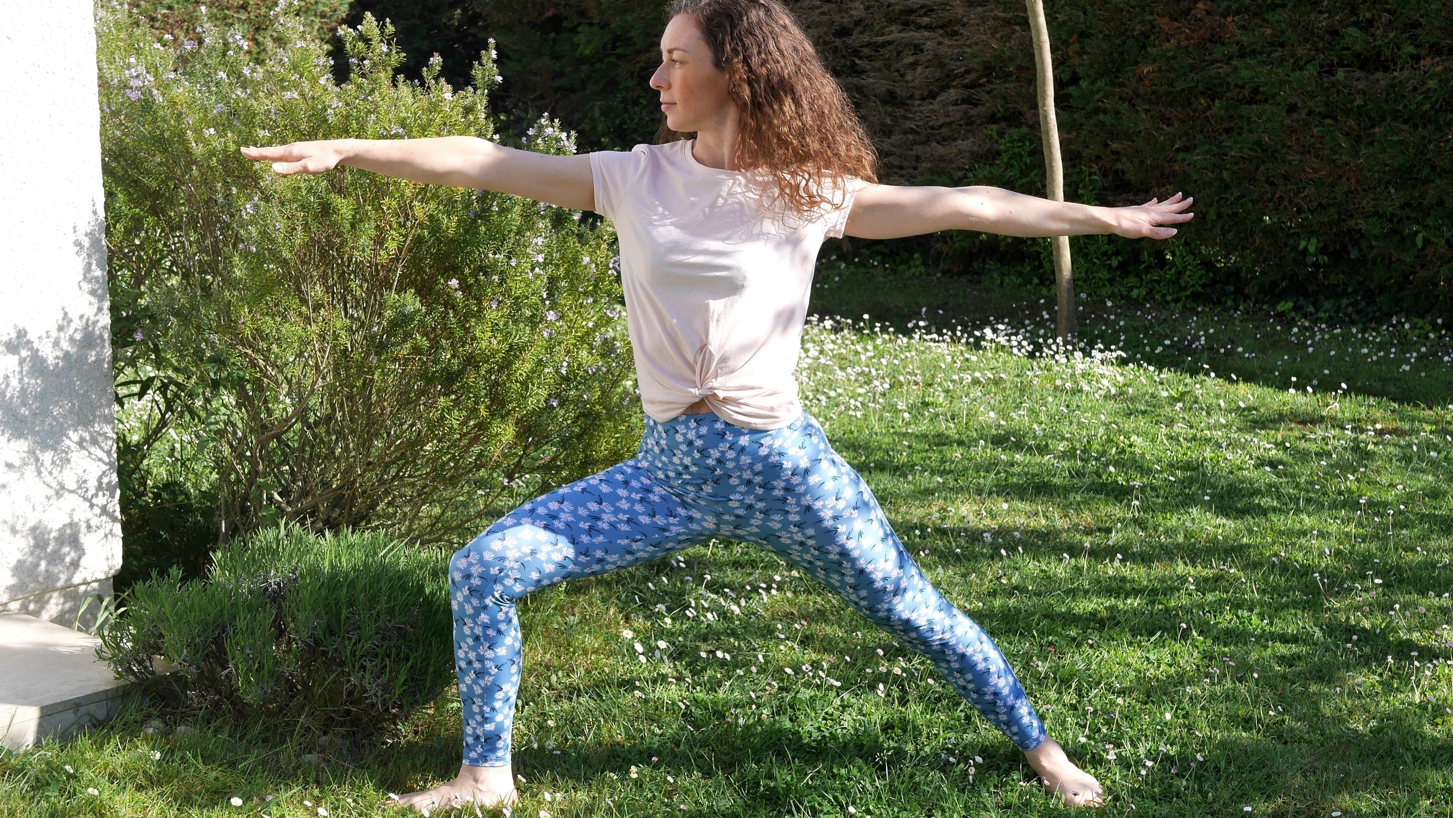 Les Bienfaits Inexplorés du Yoga en Plein Air : l'Eveil Spirituel avec la Nature