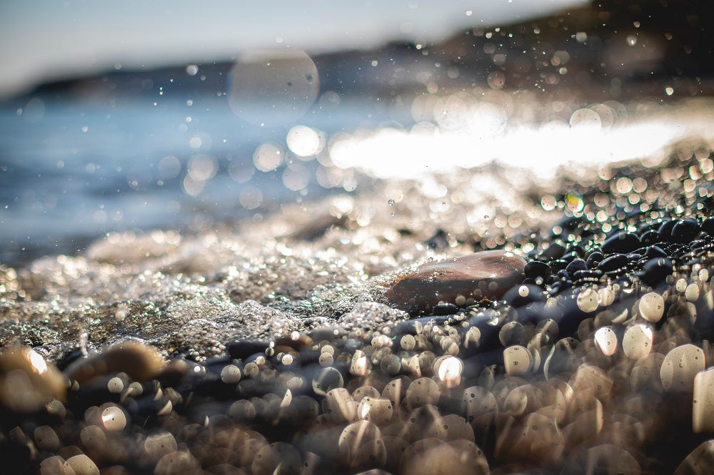 grains de sable au fond de la mer