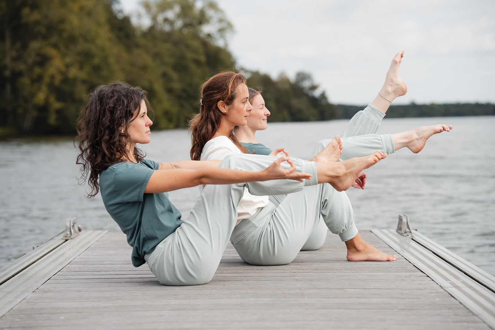 femme en tenue de yoga ecoresponsable