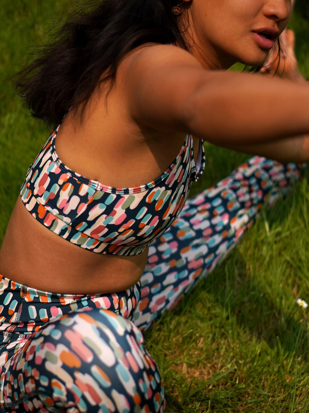 brassière de yoga mesange ecoresponsable et made in france motif illusion 