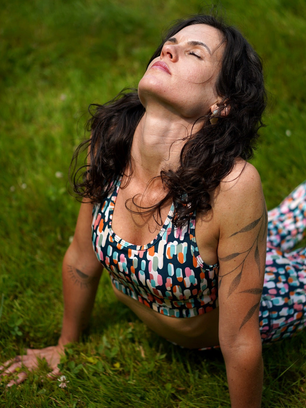 brassière de yoga mesange ecoresponsable et made in france motif illusion 