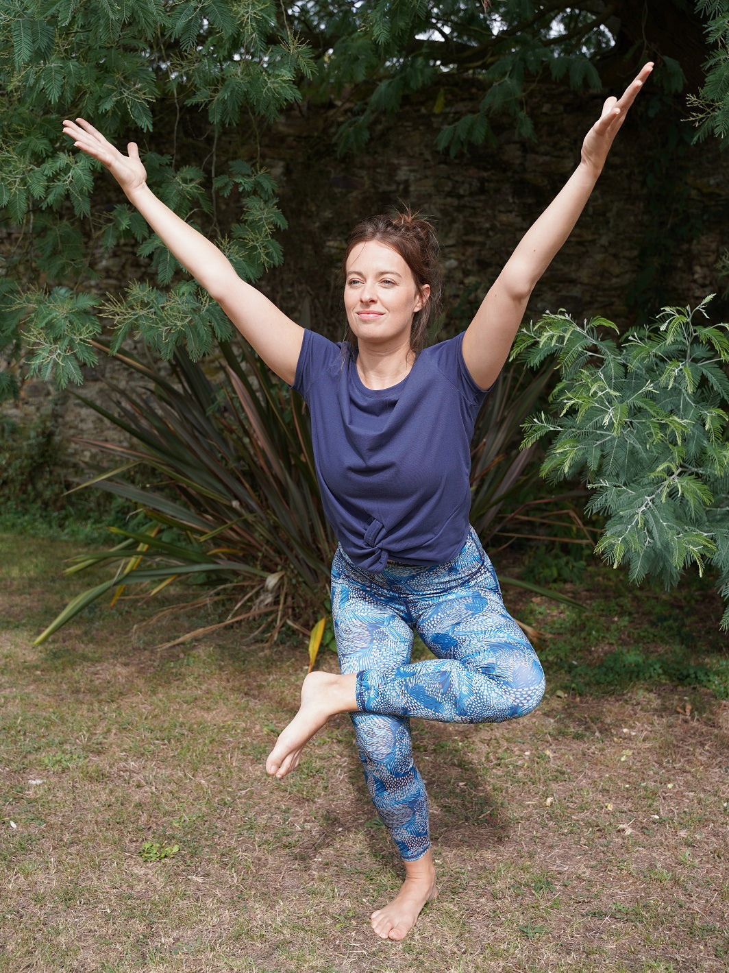 legging de yoga motif jungle bleue écoresponsable fabriquée en France à partir de matériaux recyclés