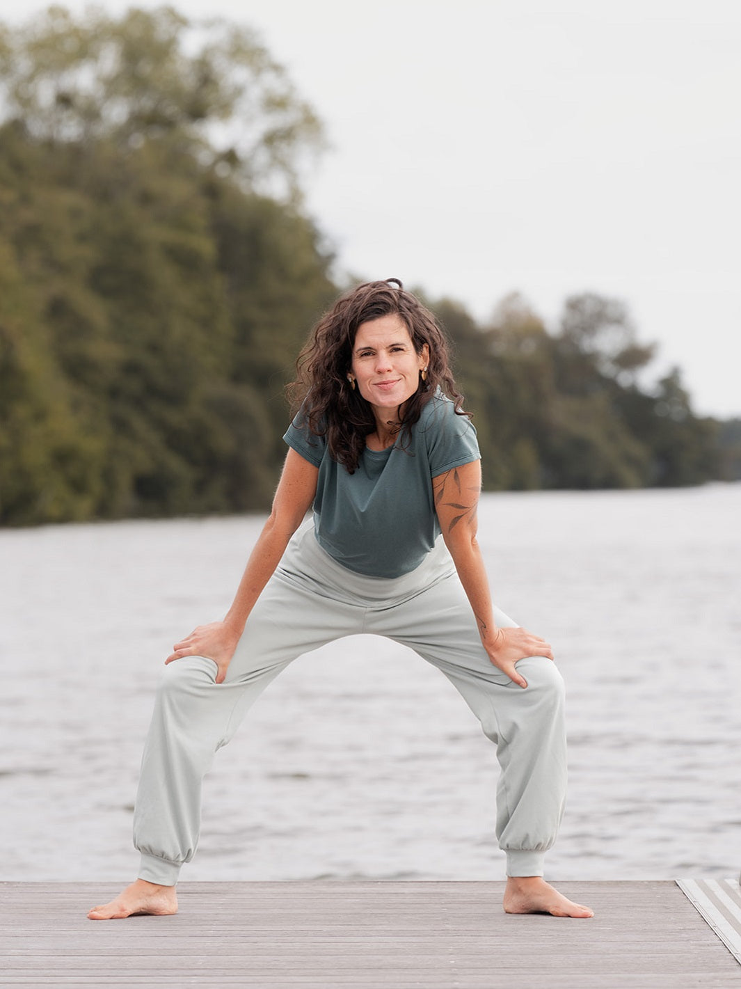 sarouel de yoga hirondelle vert amande coton bio 