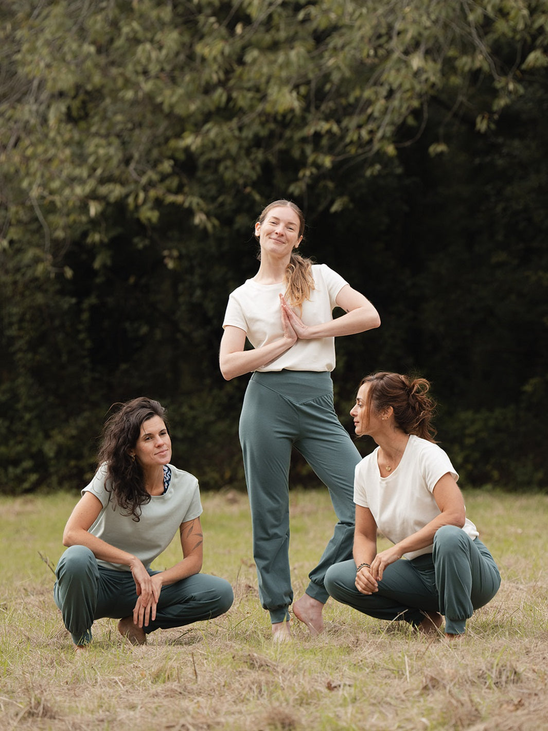 sarouel de yoga hirondelle vert foret fils recyclés 