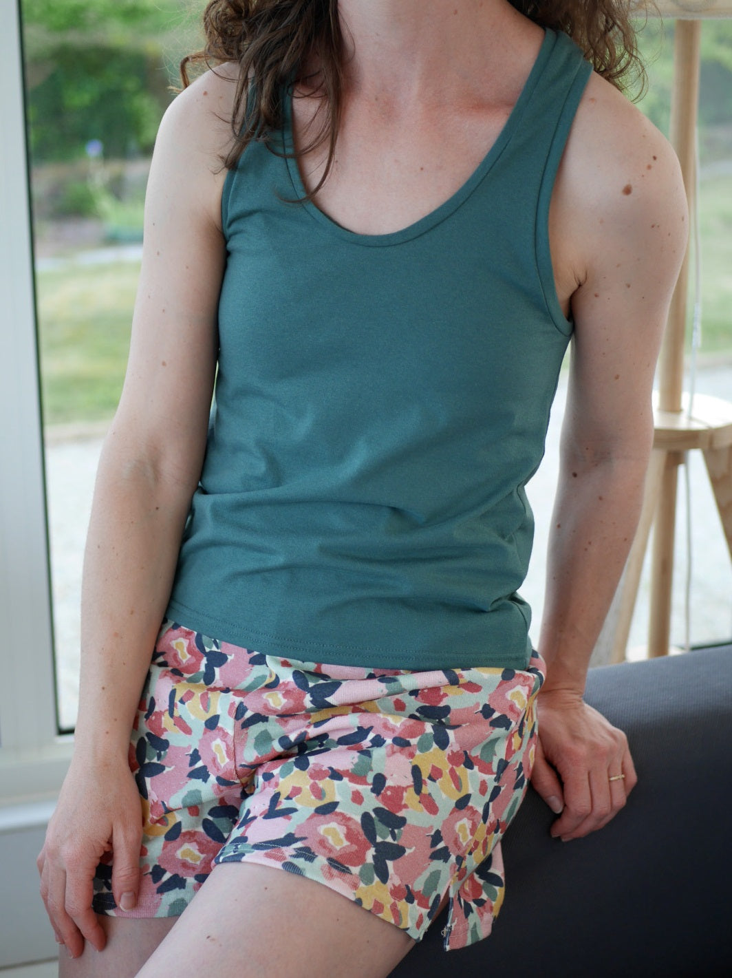 ensemble pyjama short au jardin et débardeur vert 4