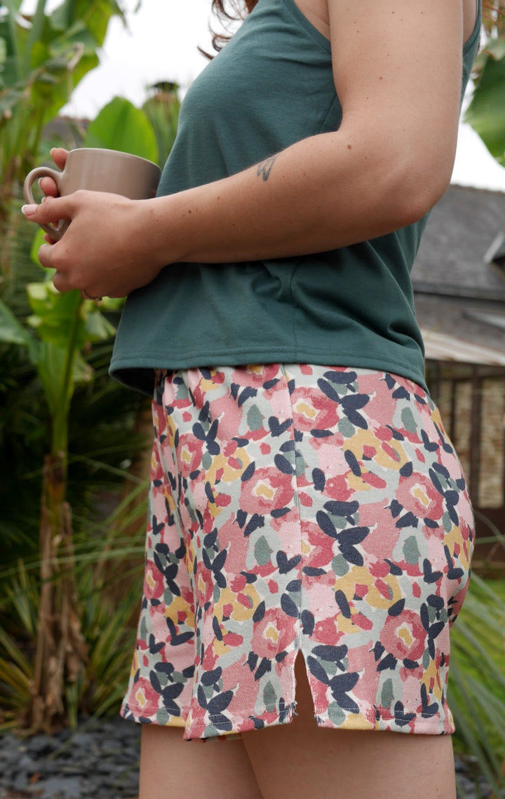 ensemble pyjama short au jardin et débardeur vert 5