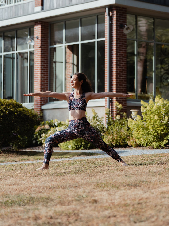 legging yoga ecoresponsable colibri flow motif safari