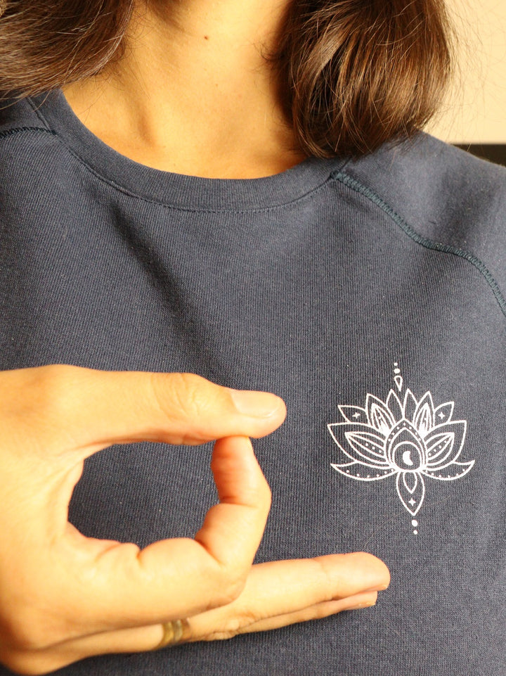 HÉRON Sweatshirt navy blue and lotus print