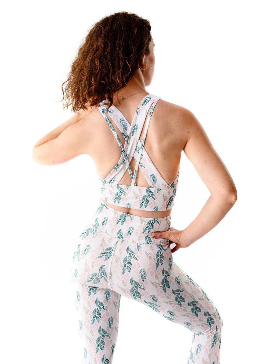 legging de yoga motif plumes écoresponsable fabriquée en France à partir de matériaux recyclés